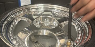Tyre fitting
